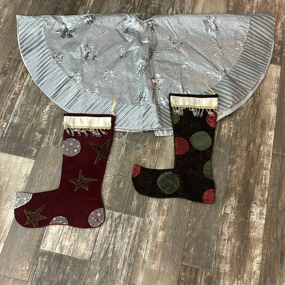 ***🎄Tree skirt and 2 stockings